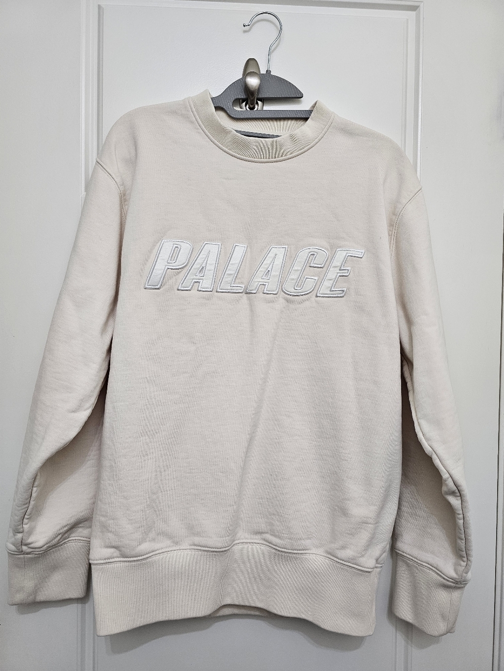 PALACE Cream Crewneck Sweatshirt with Appliqué Logo